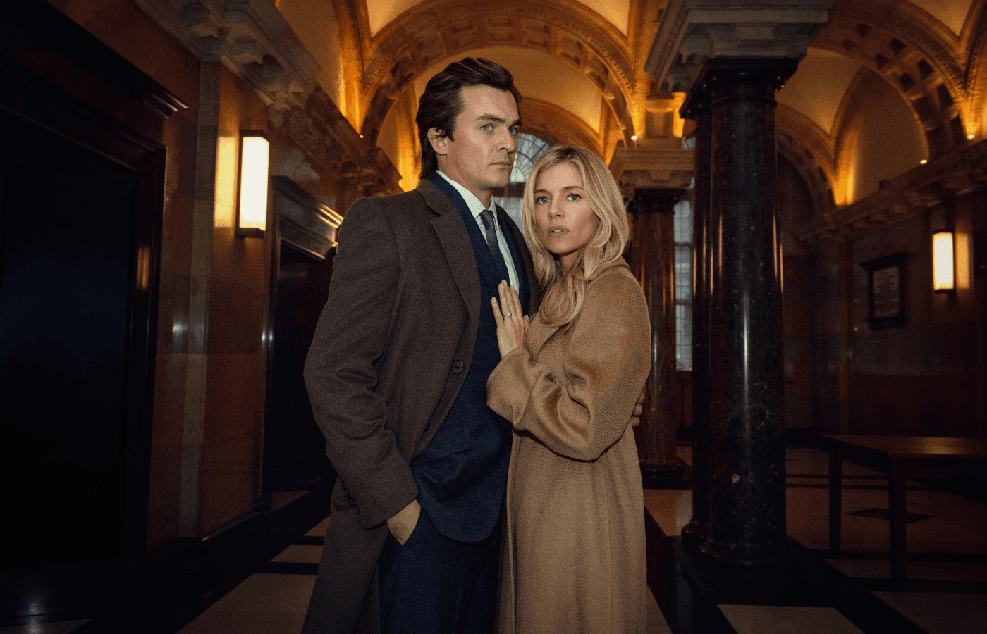 anatomia skandalu jakie seriale netflixa warto znać miniseriale netflixa sienna miller